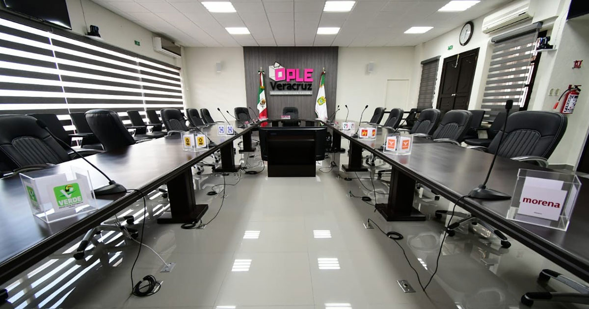 Con vínculos al PRI y PRD, tres grupos buscan convertirse en partidos en Veracruz Con vínculos al PRI y PRD, tres grupos buscan convertirse en partidos en Veracruz