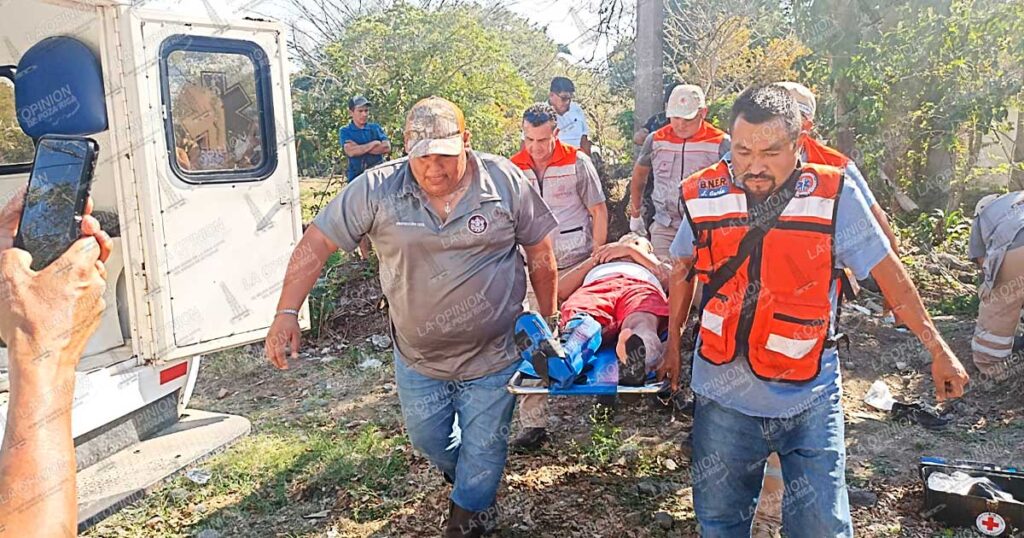 Autobús sin frenos causa Pánico en Cerro Azul Autobús sin frenos causa Pánico en Cerro Azul