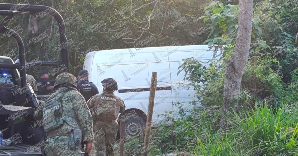 Abandonan camioneta robada de Mercado Libre Abandonan camioneta robada de Mercado Libre