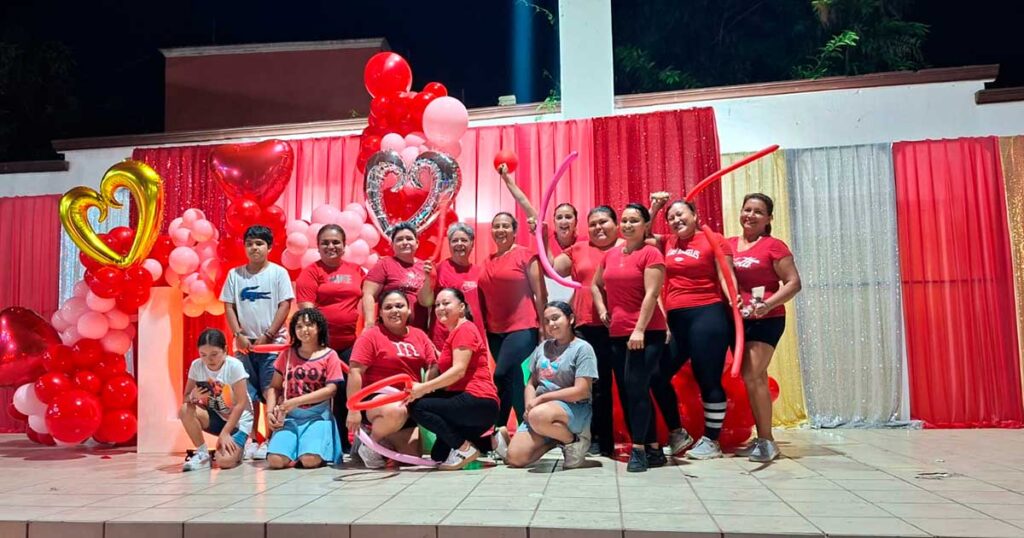 Artesanos y comerciantes locales participan en el “Mercadito del Amor” de San Rafael Artesanos y comerciantes locales participan en el “Mercadito del Amor” de San Rafael