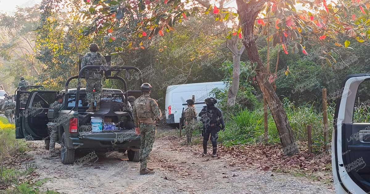 Abandonan camioneta robada de Mercado Libre Abandonan camioneta robada de Mercado Libre