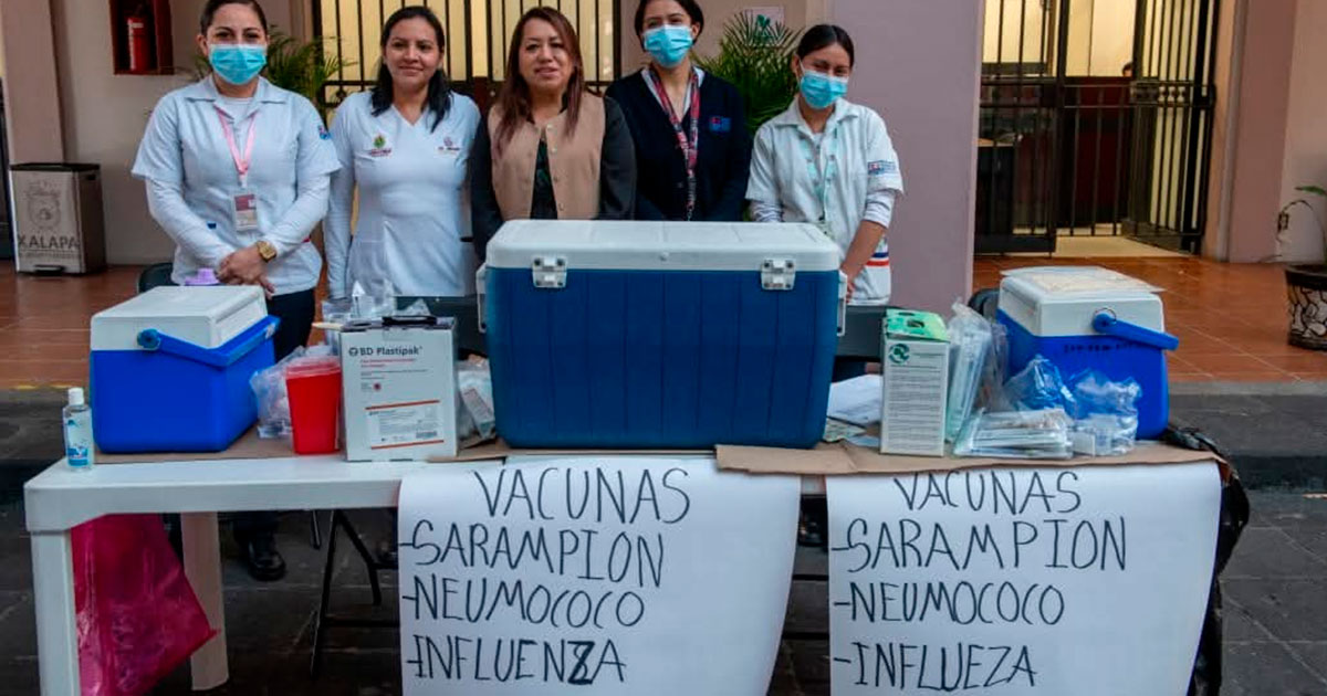 Realizan jornada de vacunación en Palacio Municipal de Xalapa Realizan jornada de vacunación en Palacio Municipal de Xalapa