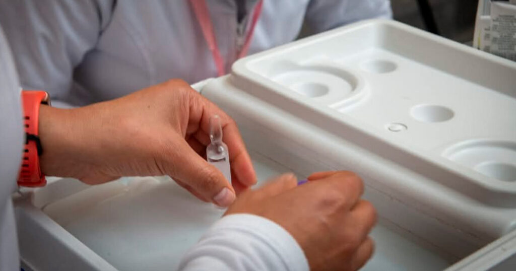 Realizan jornada de vacunación en Palacio Municipal de Xalapa Realizan jornada de vacunación en Palacio Municipal de Xalapa