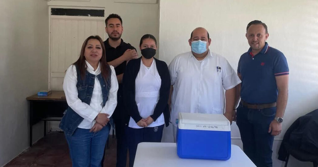 Aplican vacunas contra influenza, sarampión y neumococo a personal del Rastro Municipal de Xalapa Aplican vacunas contra influenza, sarampión y neumococo a personal del Rastro Municipal de Xalapa
