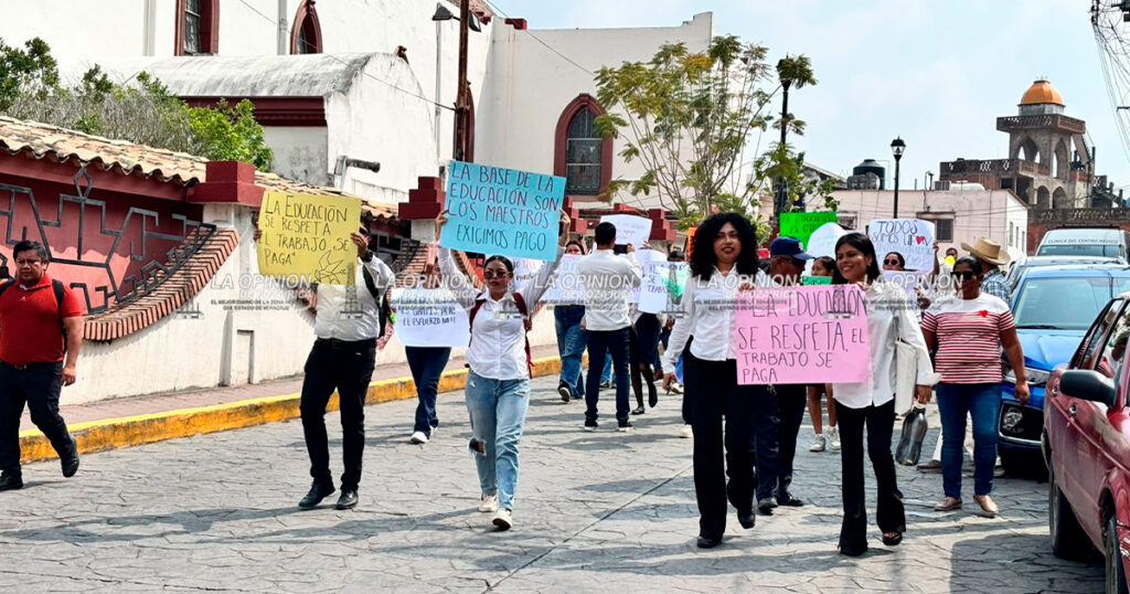 Docentes de la UPAV se manifiestan Docentes de la UPAV se manifiestan