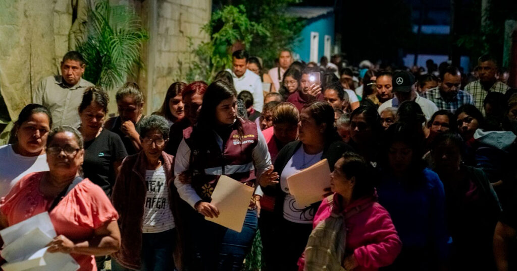 Adanely Rodríguez recorre la colonia Granjas y Morelos Adanely Rodríguez recorre la colonia Granjas y Morelos