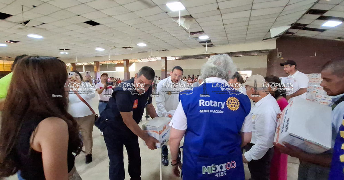 Rotary entrega apoyos a familias damnificadas