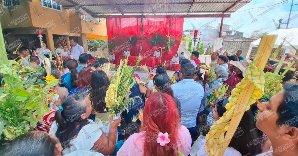Con procesión celebran el Domingo de Ramos