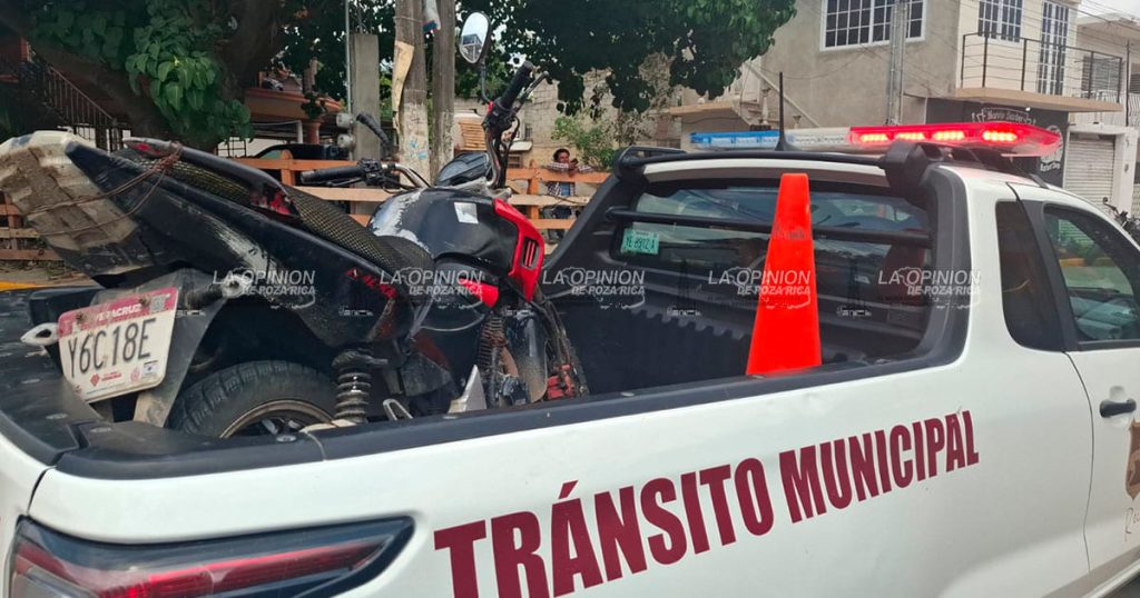 Motociclista lesionado en choque contra camión