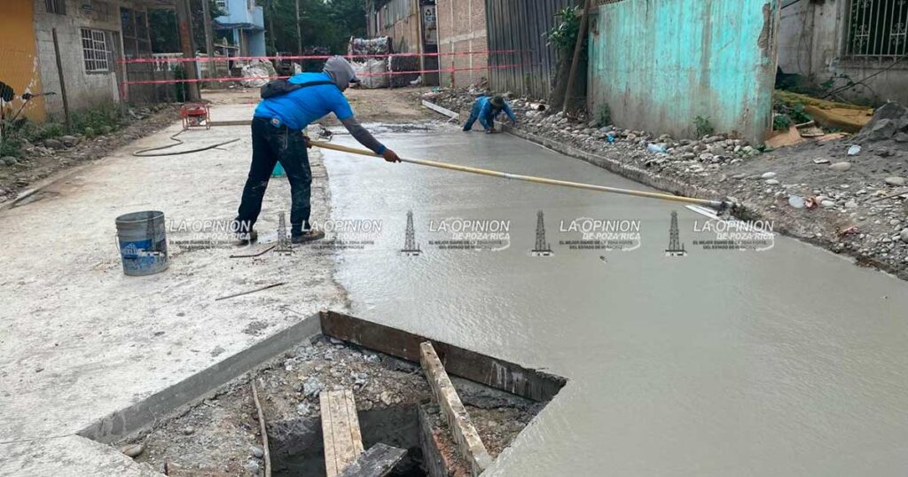 Drenaje nuevo y pavimentación en la Manuel Capetillo de Las Granjas Drenaje nuevo y pavimentación en la Manuel Capetillo de Las Granjas