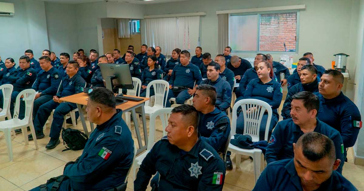 Capacitan a los policías municipales Capacitan a los policías municipales