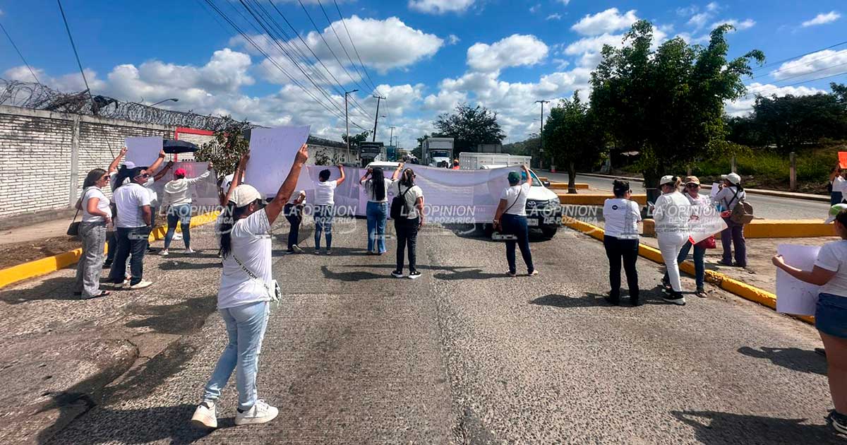 Familiares de Alexis Jasiel bloquean boulevard para exigir su localización Familiares de Alexis Jasiel bloquean boulevard para exigir su localización