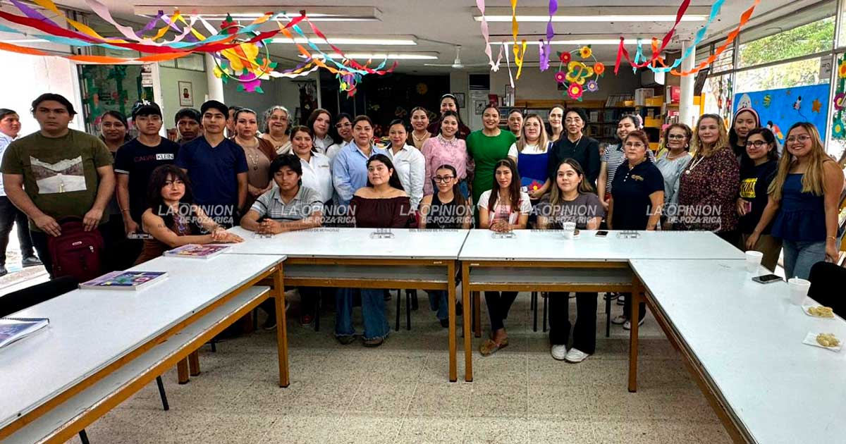 “Café Literario” por el fomento a la lectura “Café Literario” por el fomento a la lectura