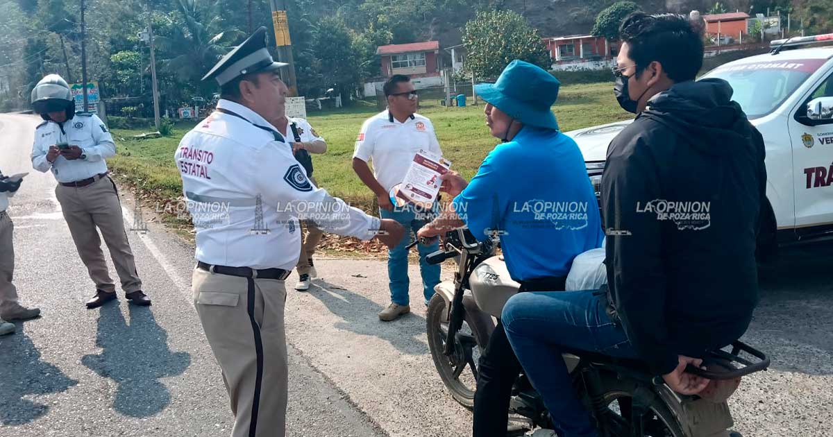 Concientiza Tránsito del Estado a motociclistas para uso del casco protector Concientiza Tránsito del Estado a motociclistas para uso del casco protector