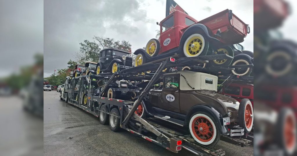 Desaparece caravana de autos clásicos Desaparece caravana de autos clásicos