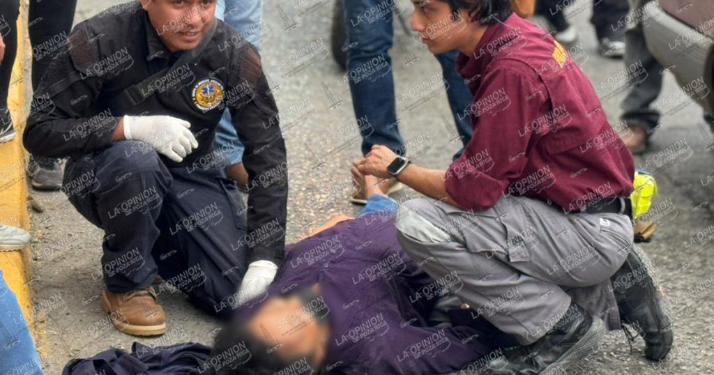 ¡Taxi la embiste al cruzar bulevar! ¡Taxi la embiste al cruzar bulevar!