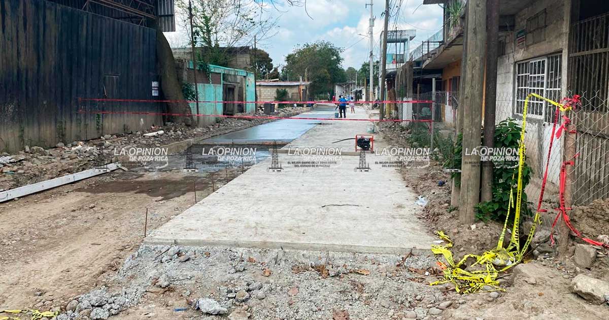 Drenaje nuevo y pavimentación en la Manuel Capetillo de Las Granjas Drenaje nuevo y pavimentación en la Manuel Capetillo de Las Granjas