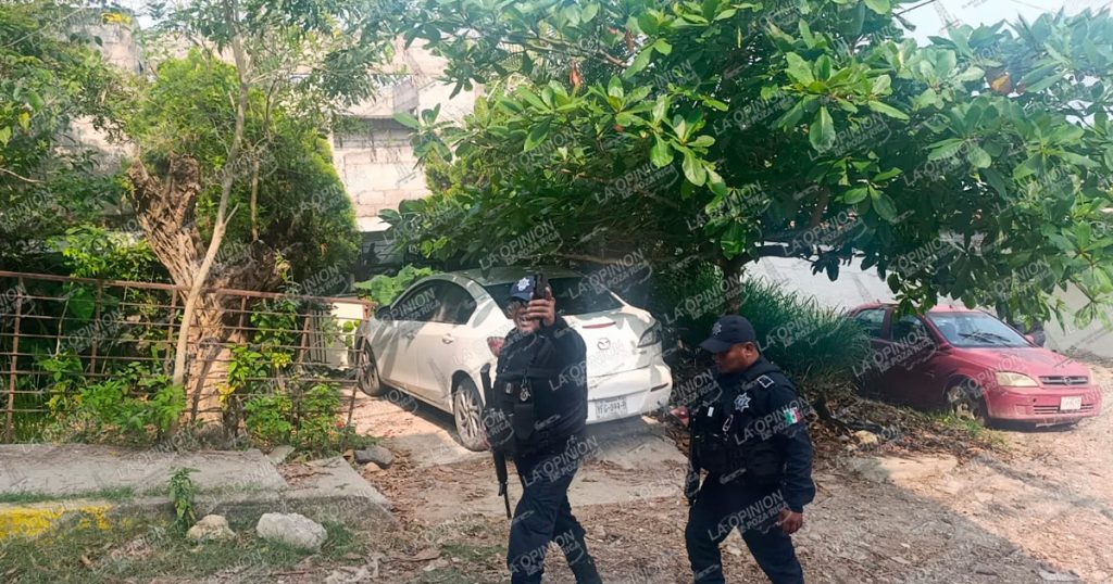 EJECUTAN A JOVEN AL INTERIOR DE UN VEHÍCULO EN POZA RICA EJECUTAN A JOVEN AL INTERIOR DE UN VEHÍCULO EN POZA RICA