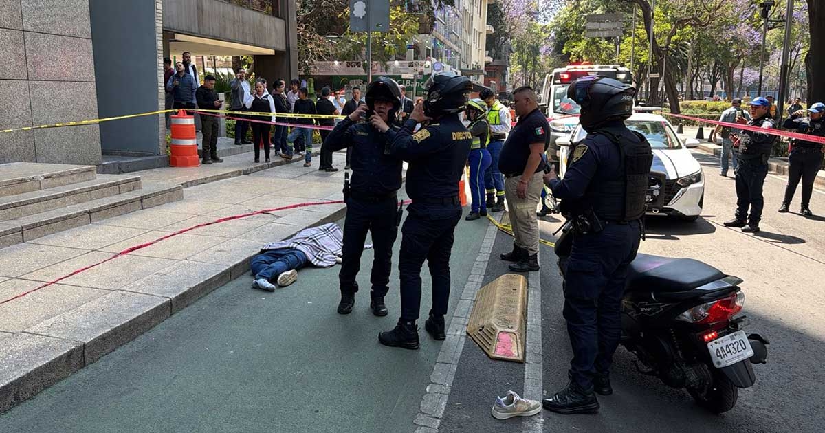 Mujer muere tras caer de edificio en Paseo de la Reforma Mujer muere tras caer de edificio en Paseo de la Reforma