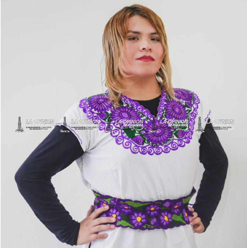 Secretaría de Cultura discrimina a cantante trans de folklore veracruzano para Cumbre Tajín