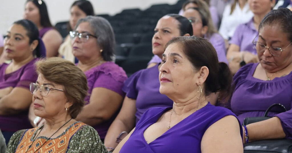 "Mujeres que Transforman" reconoce a la doctora alvaradeña Yésica Zamudio "Mujeres que Transforman" reconoce a la doctora alvaradeña Yésica Zamudio