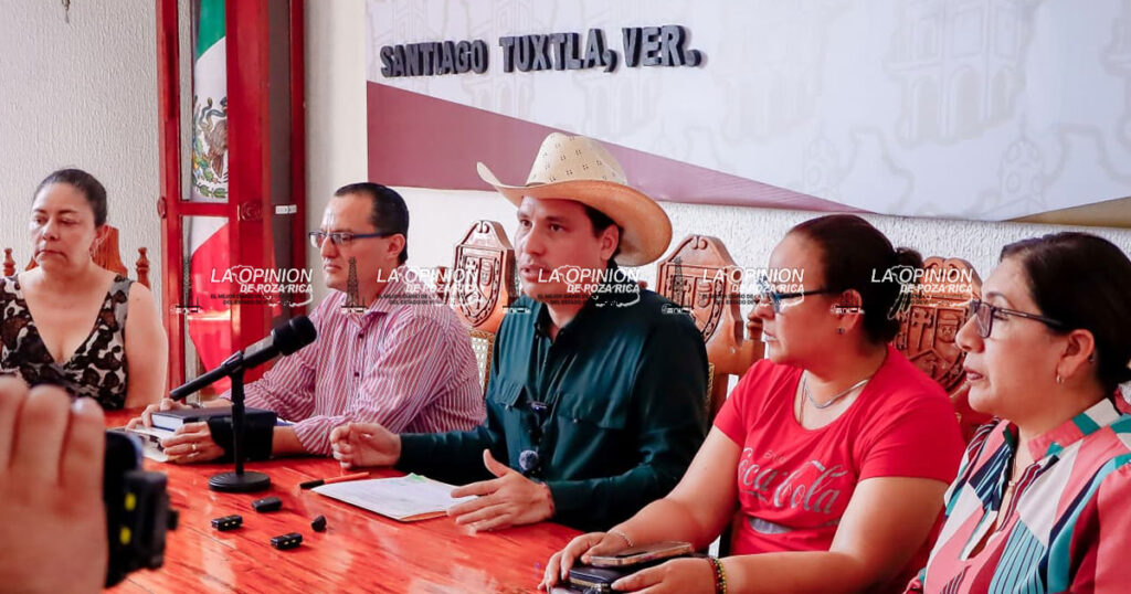 Escándalo en Santiago Tuxtla, denuncian alcalde presunto desfalco de 133 millones de pesos Escándalo en Santiago Tuxtla, denuncian alcalde presunto desfalco de 133 millones de pesos