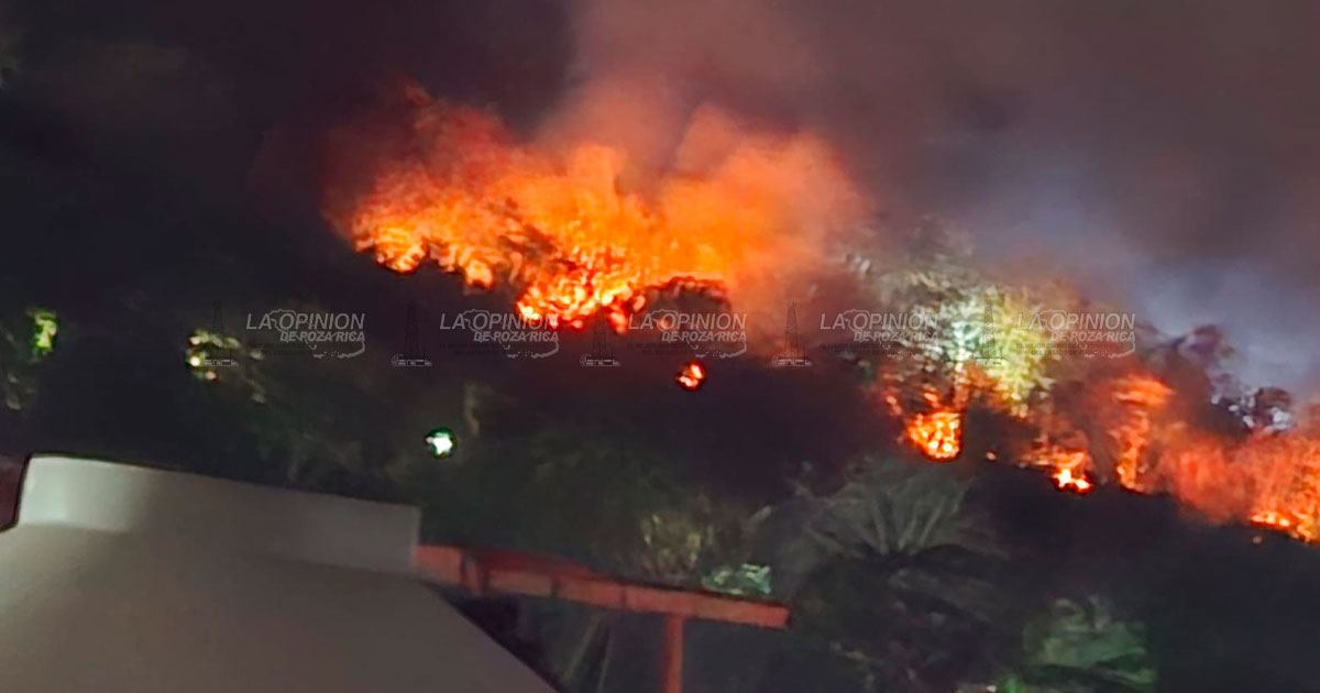 Arde lote en la Agustín Melgar Arde lote en la Agustín Melgar