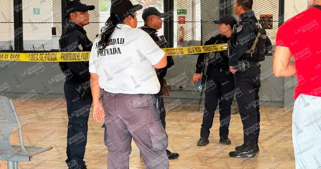 Muere hombre en sala de espera de la terminal ADO Muere hombre en sala de espera de la terminal ADO