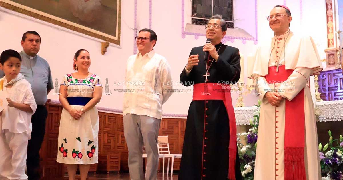 ALCALDE RECIBE AL NUNCIO APOSTÓLICO ALCALDE RECIBE AL NUNCIO APOSTÓLICO