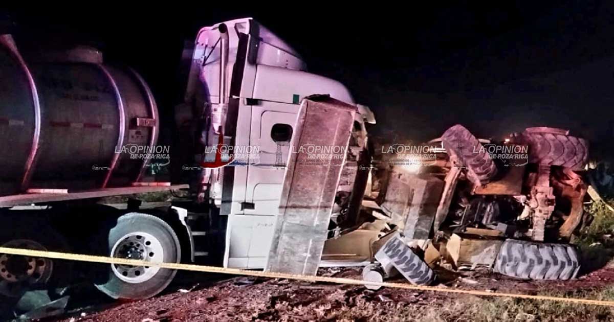 Dos ozuluamenses mueren en trágico choque en la 180 Dos ozuluamenses mueren en trágico choque en la 180