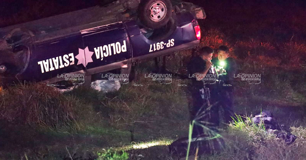 Tres policías estatales y dos marinos lesionados al volcar patrulla estatal Tres policías estatales y dos marinos lesionados al volcar patrulla estatal