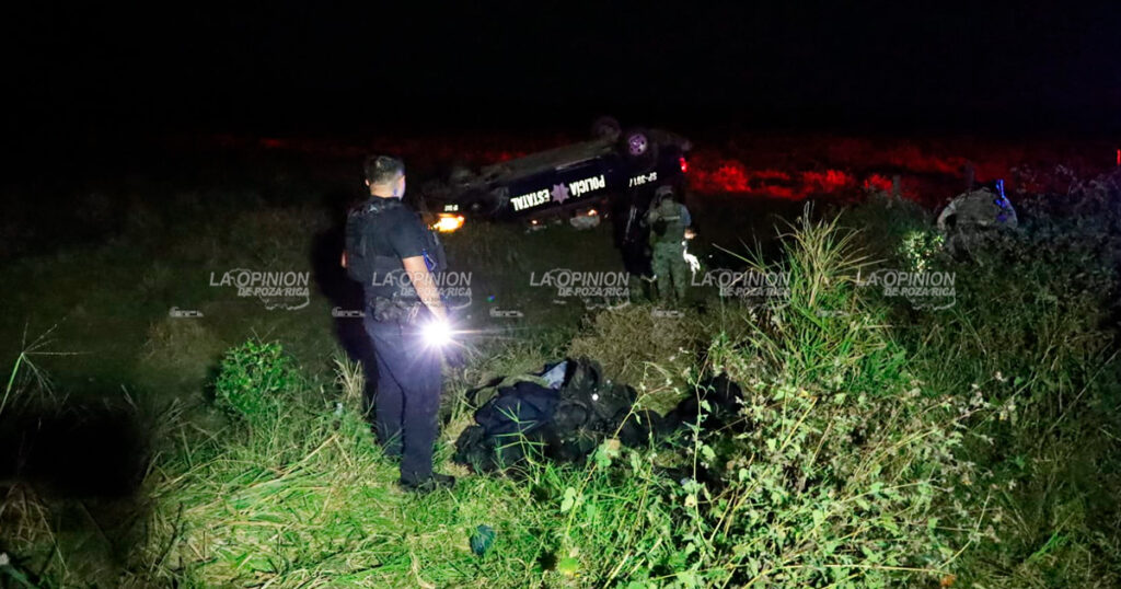 Tres policías estatales y dos marinos lesionados al volcar patrulla estatal Tres policías estatales y dos marinos lesionados al volcar patrulla estatal