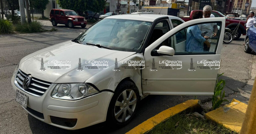 Semaforazo deja un lesionado Semaforazo deja un lesionado