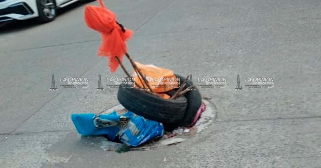Drenajes sin tapadera en avenida Veracruz de la colonia Anáhuac Drenajes sin tapadera en avenida Veracruz de la colonia Anáhuac
