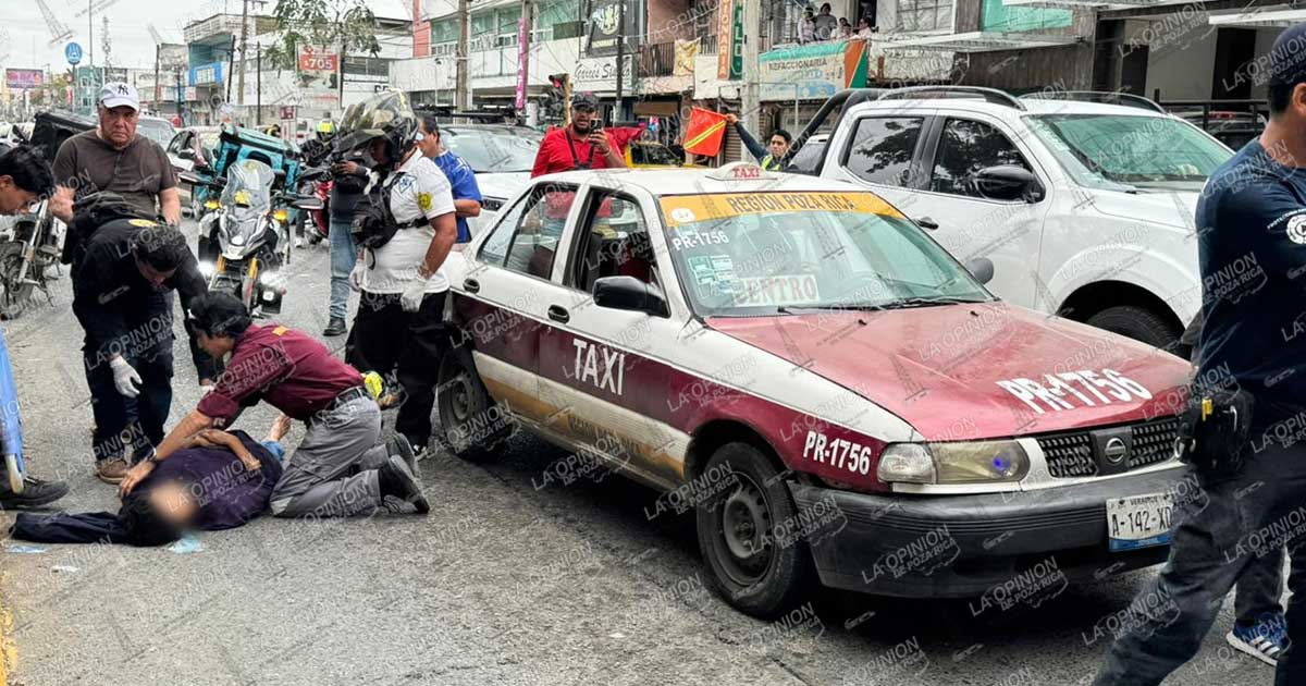 ¡Taxi la embiste al cruzar bulevar! ¡Taxi la embiste al cruzar bulevar!