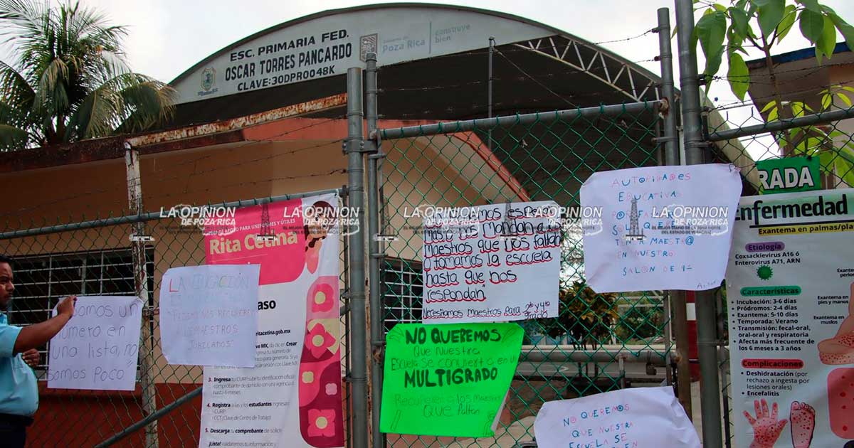 Toman primaria Óscar Torres Pancardo por falta de maestros Toman primaria Óscar Torres Pancardo por falta de maestros