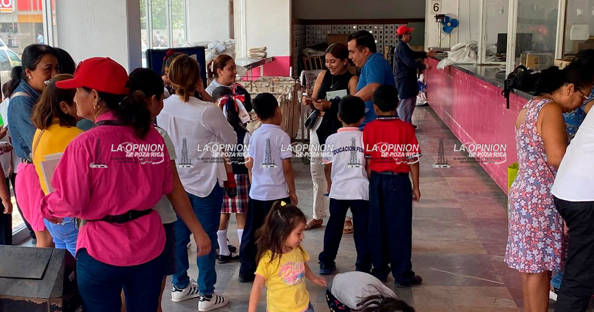 Niños de primaria visitan la oficina de Correos de México Niños de primaria visitan la oficina de Correos de México
