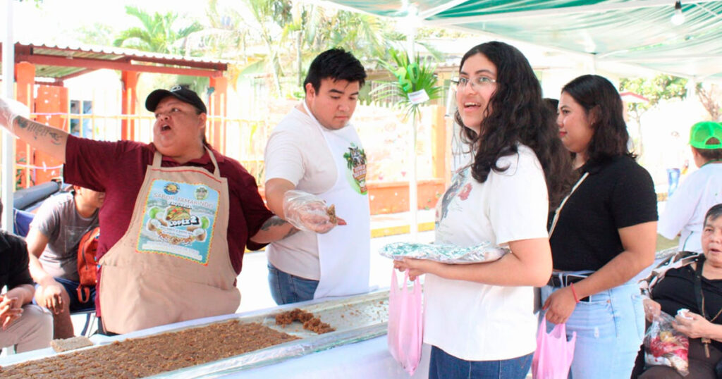 Con repartición masiva, Tecolutla cierra con éxito el Festival del Dulce de Coco más grande del mundo Con repartición masiva, Tecolutla cierra con éxito el Festival del Dulce de Coco más grande del mundo