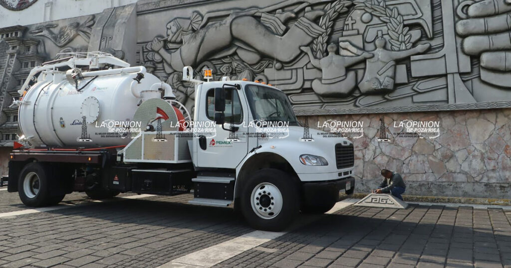 Entra en operación camión vactor donado por PEMEX Entra en operación camión vactor donado por PEMEX