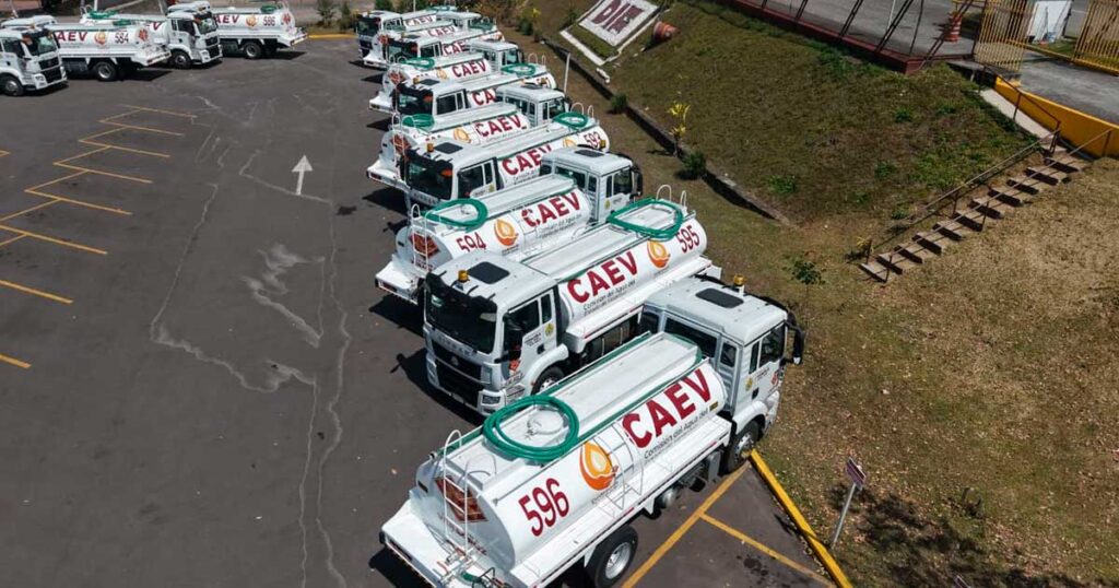 Amplía Rocio Nahle capacidad de respuesta para contingencias con 30 pipas para la CAEV Amplía Rocio Nahle capacidad de respuesta para contingencias con 30 pipas para la CAEV