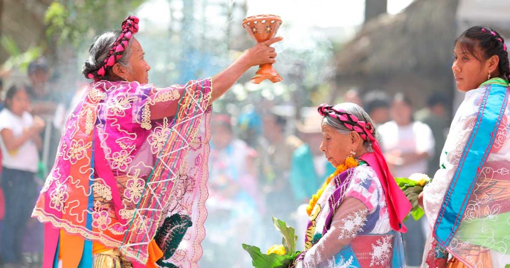 La hoja de maíz se transforma en arte y tradición en Cumbre Tajín La hoja de maíz se transforma en arte y tradición en Cumbre Tajín