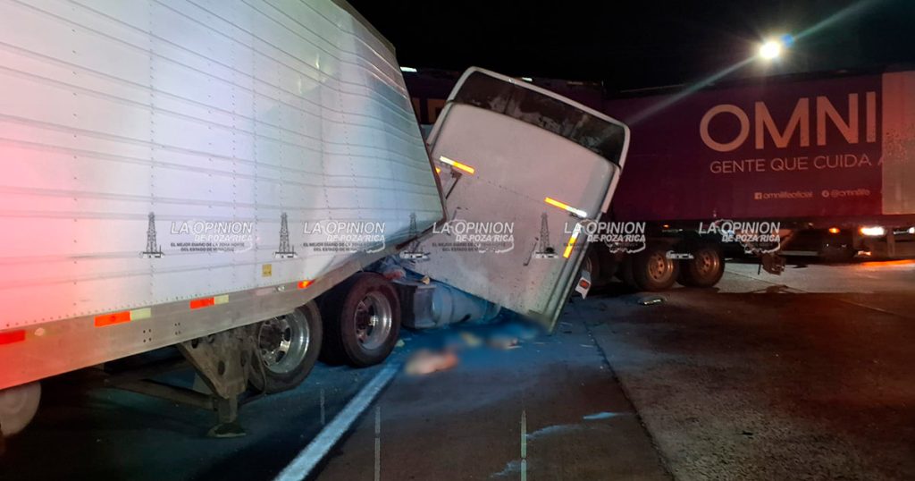 ¡Traileros se salvaron de milagro! ¡Traileros se salvaron de milagro!