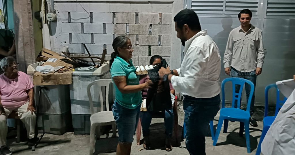 Entregan productos de la canasta básica bajo costo en Boca del Río