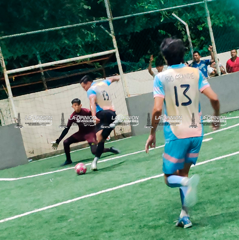 Record3 Publicidad se corona campeón empresarial en la temporada Clausura 2026 de la cancha del Casino Obrero Petrolero de Poza Rica.