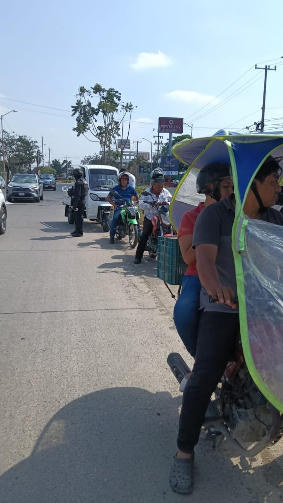 Va operativo de amonestación y concientización a motociclistas
