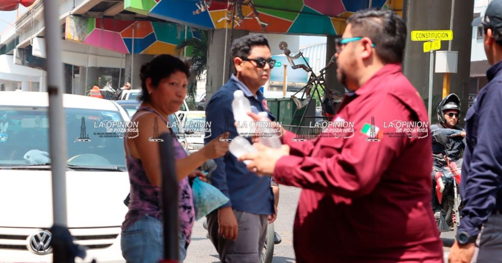 Activan módulos móviles de hidratación en puntos estratégicos de la ciudad Activan módulos móviles de hidratación en puntos estratégicos de la ciudad