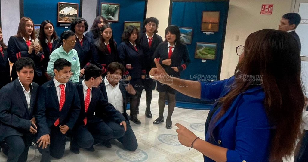 Alumnos revelan prácticas de foto Alumnos revelan prácticas de foto