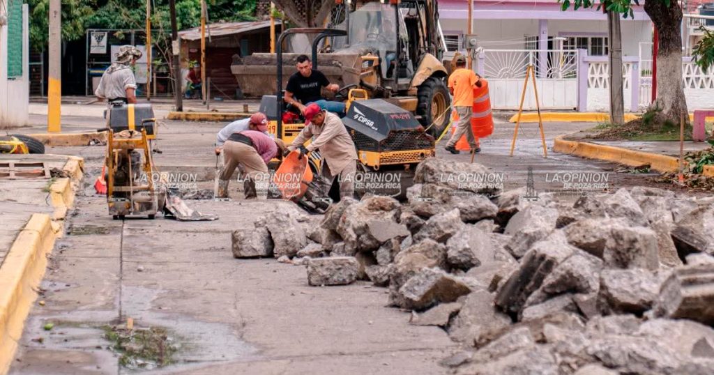 Avanza programa de bacheo en Poza Rica; atienden calles del primer cuadro