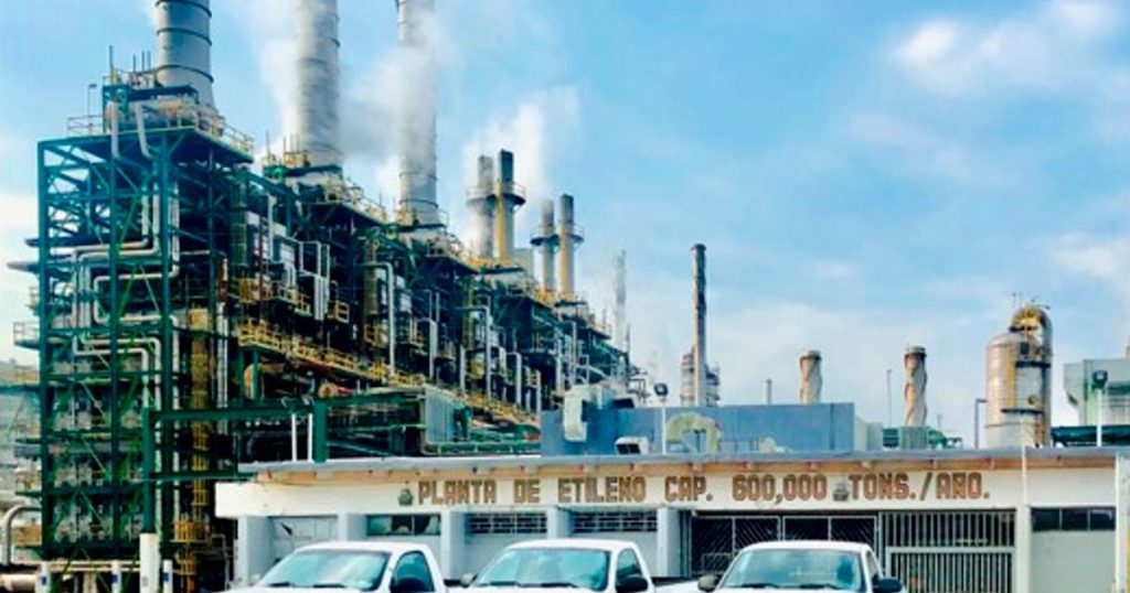 Pemex conmemora 45 años del Complejo Petroquímico Cangrejera, como pilar de la petroquímica nacional Pemex conmemora 45 años del Complejo Petroquímico Cangrejera, como pilar de la petroquímica nacional
