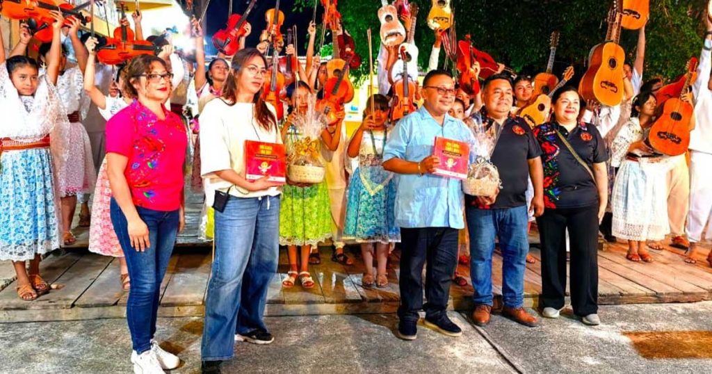 “Mi caja de luz” en totonaco ilumina Zozocolco y fortalece la identidad desde la infancia “Mi caja de luz” en totonaco ilumina Zozocolco y fortalece la identidad desde la infancia